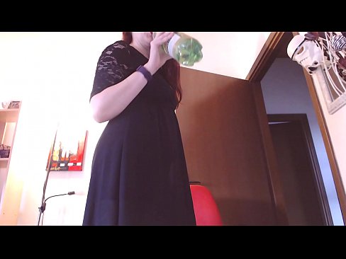 ❤️ Pokorni rob koji voli prljave i sočne gaćice prisiljen je masturbirati nakon što pogleda ovaj video! ❤️❌ Samo porno kod nas ﹏